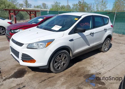 2016 Ford Escape S z USA, uszkodzony, nr VIN 1FMCU0F75GUA51496